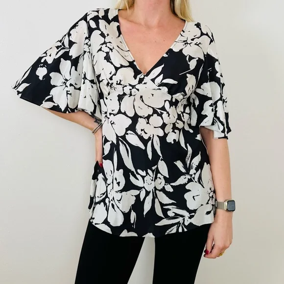 Lauren Ralph Lauren 100% silk white black floral print V-neck blouse top - Picture 4 of 7
